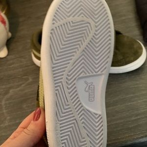 Little kids olive green suede Puma sneakers